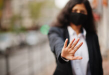 Va costruita una socialità controllata per chi sta pagando il costo della pandemia